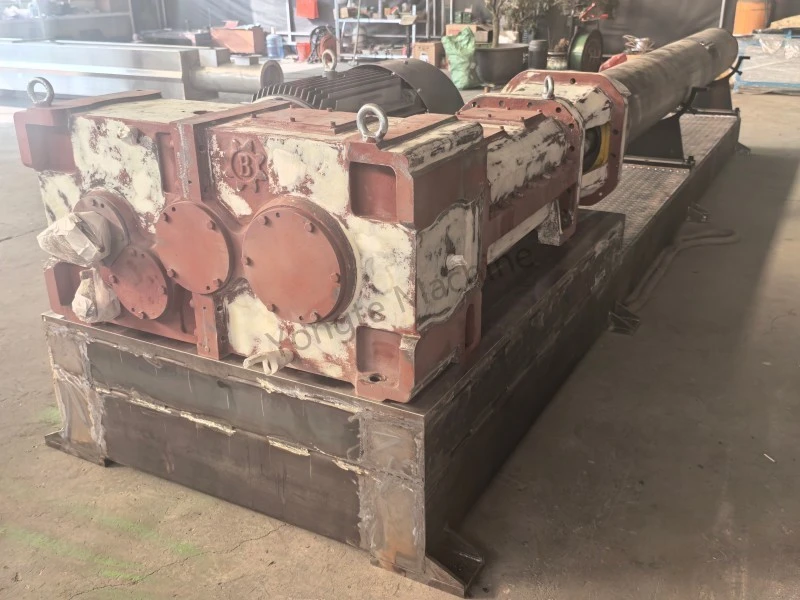 Wysokowydajna równoległa wytłaczarka dwuślimakowa do recyklingu odpadów folii z tworzyw sztucznych w produkcji