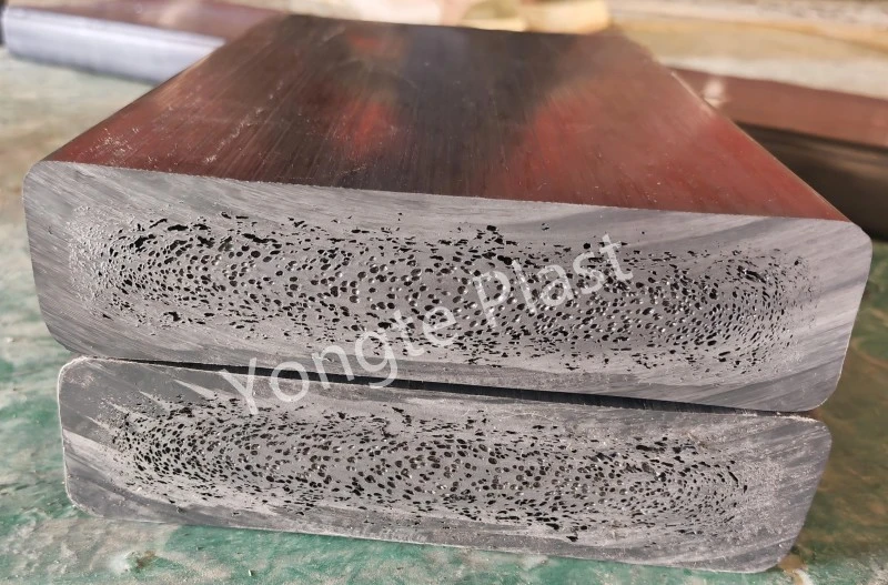 Maszyna do tarcicy z litego plastiku pochodzącego z recyklingu o wymiarach 200 x 50 mm została pomyślnie przetestowana