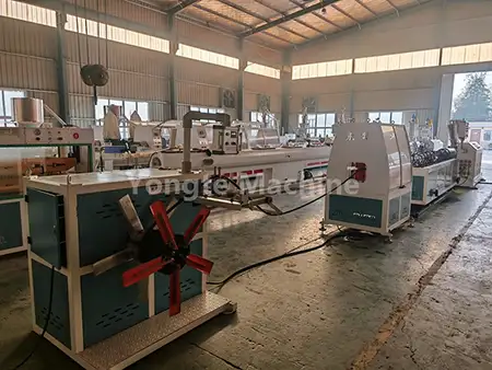 Maszyna do rur piankowych