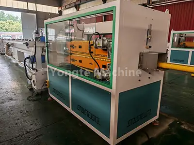 Double caterpillar PPR pipe pull off machine