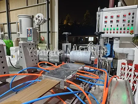 Maszyna do produkcji ogrodzeń WPC